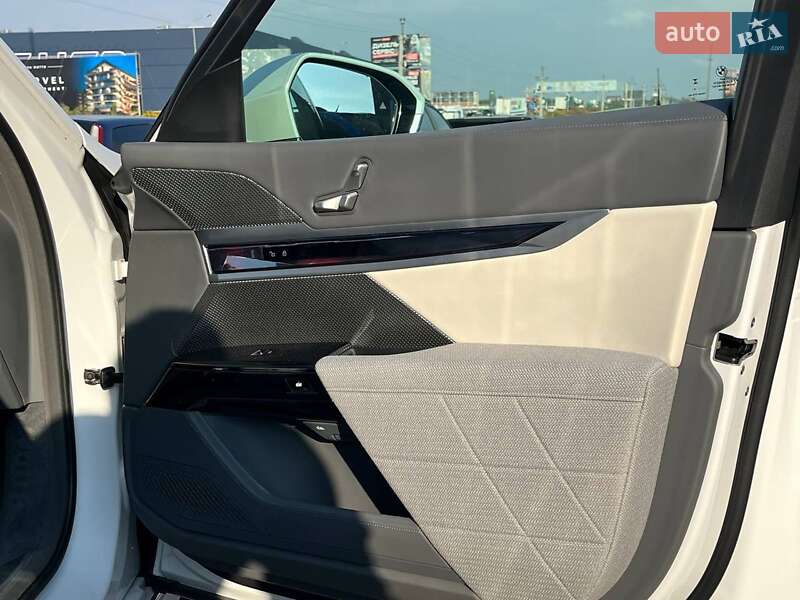 Седан BMW i7 2023 в Львове фото 28 Седан BMW i7 2023 в Львове