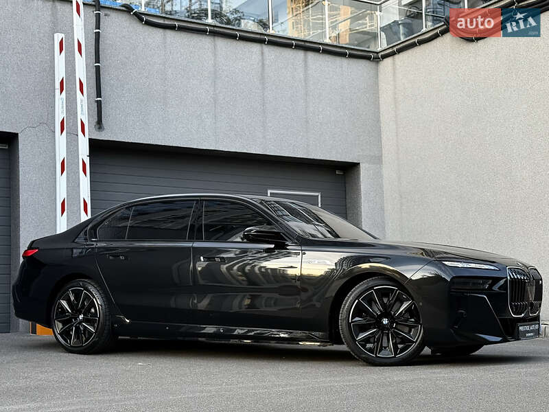 Седан BMW i7 2025 в Киеве фото 6 Седан BMW i7 2025 в Киеве