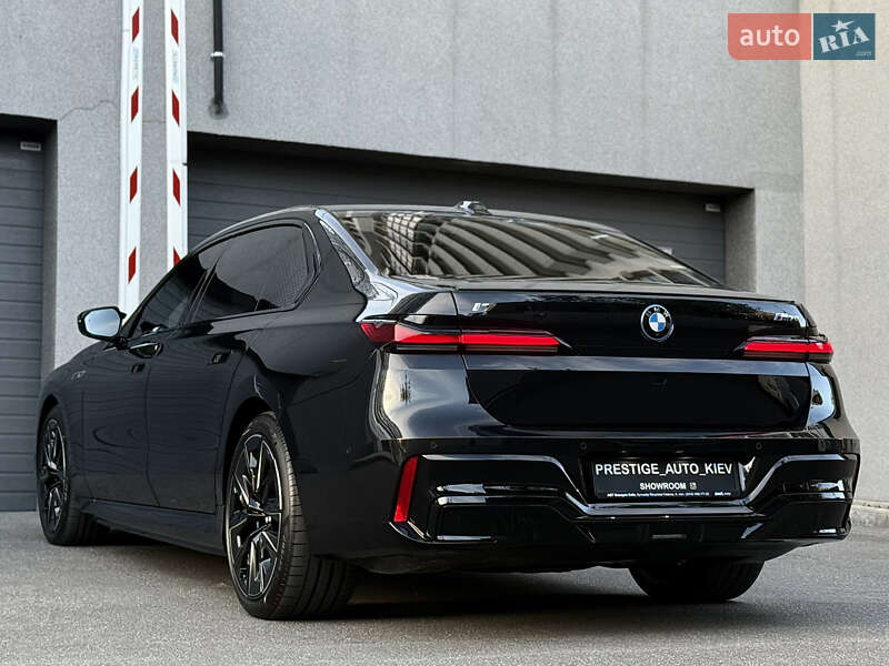 Седан BMW i7 2025 в Киеве фото 24 Седан BMW i7 2025 в Киеве