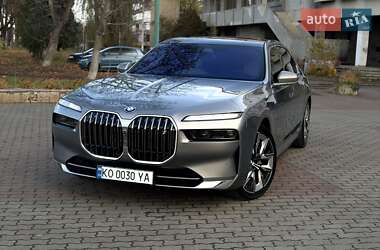 Седан BMW i7 2022 в Івано-Франківську