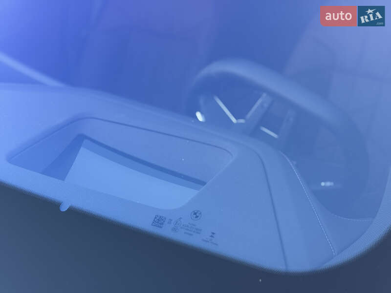 Седан BMW i7 2022 в Львове