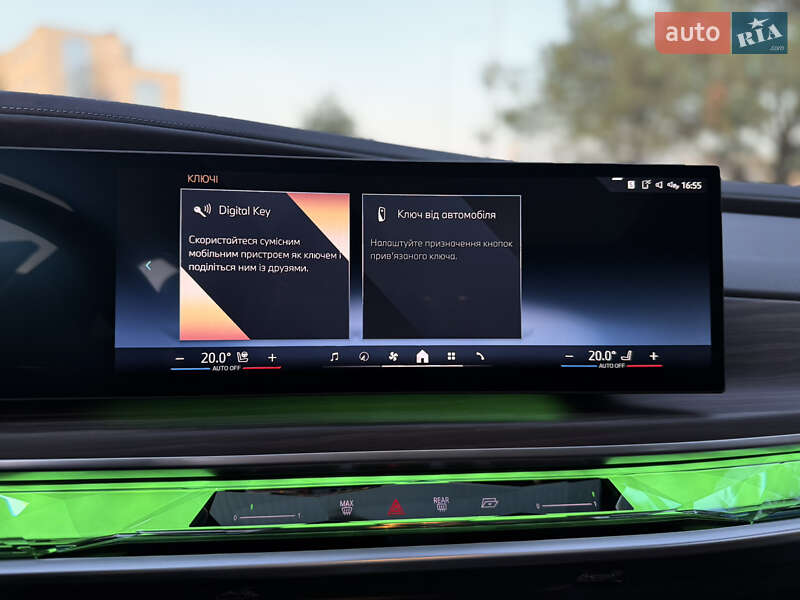 Седан BMW i7 2022 в Львове