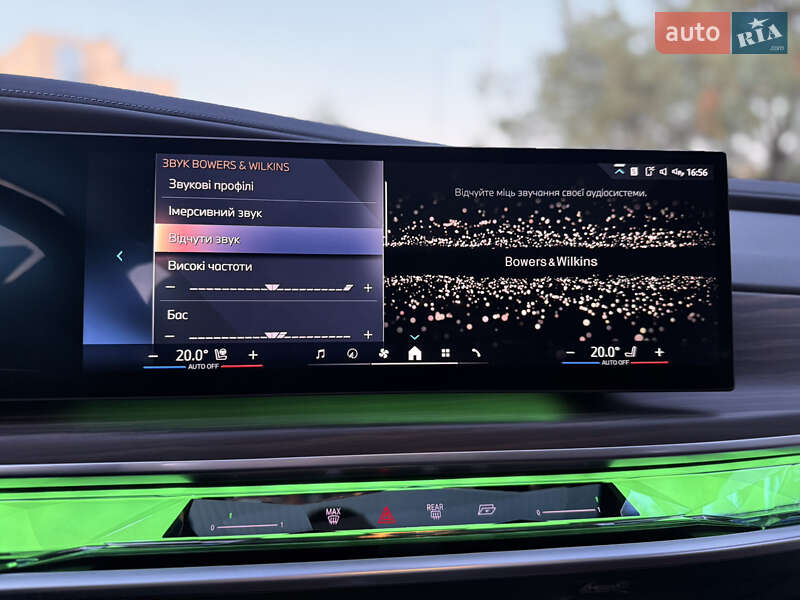 Седан BMW i7 2022 в Львове