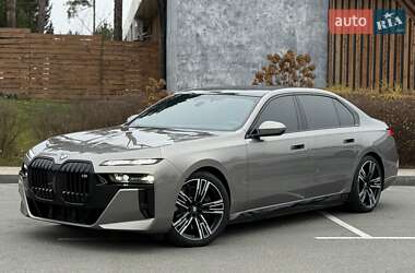 Седан BMW i7 2023 в Києві
