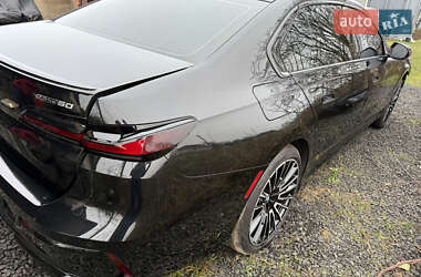 Седан BMW i7 2024 в Луцке