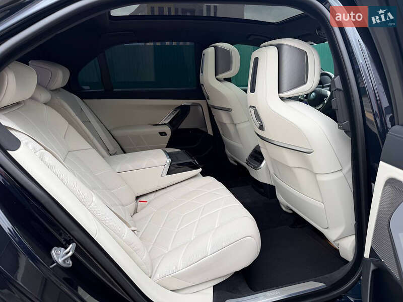 Седан BMW i7 2023 в Киеве фото 8 Седан BMW i7 2023 в Киеве