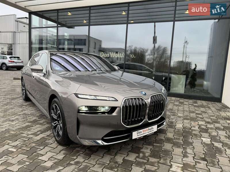 Седан BMW i7 2024 в Хмельницком