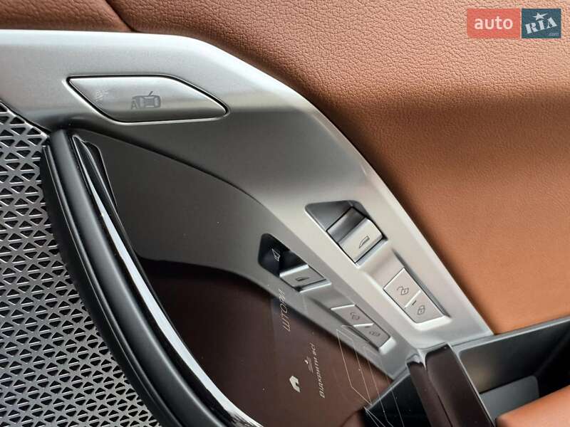 Седан BMW i7 2024 в Хмельницком