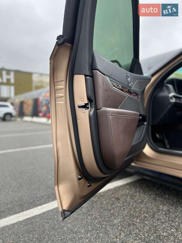 Седан BMW i7 2023 в Києві