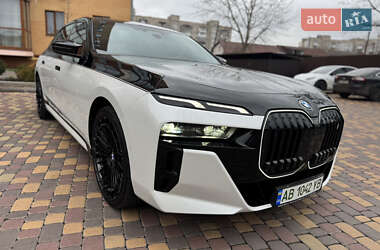 Седан BMW i7 2023 в Вінниці