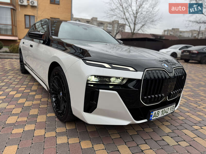 Седан BMW i7 2023 в Вінниці