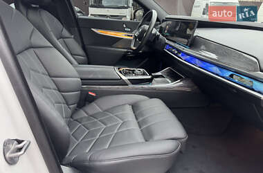 Седан BMW i7 2023 в Вінниці