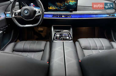 Седан BMW i7 2023 в Вінниці