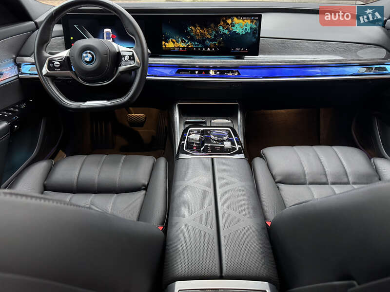 Седан BMW i7 2023 в Вінниці