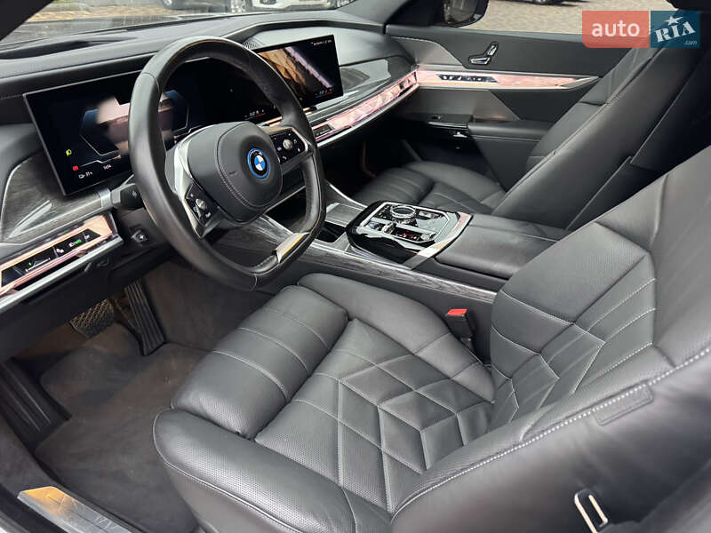 Седан BMW i7 2023 в Вінниці