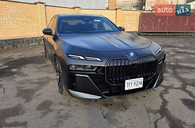Седан BMW i7 2023 в Владимире