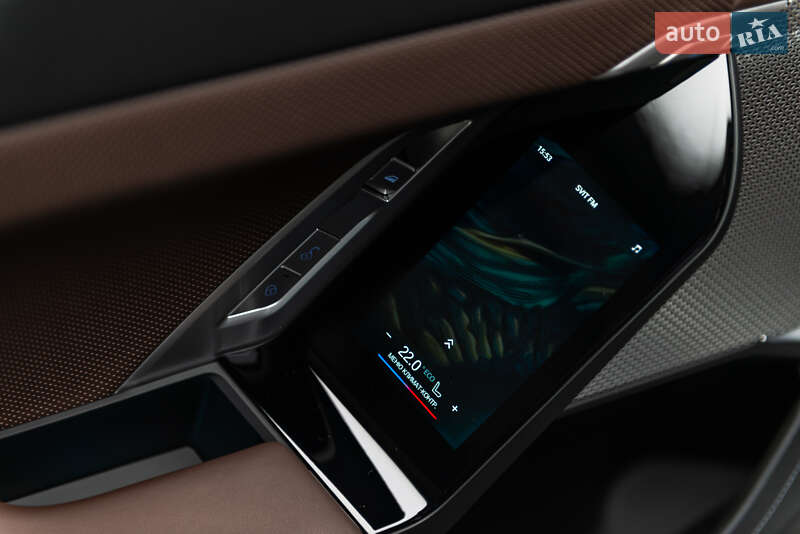 Седан BMW i7 2023 в Мукачево