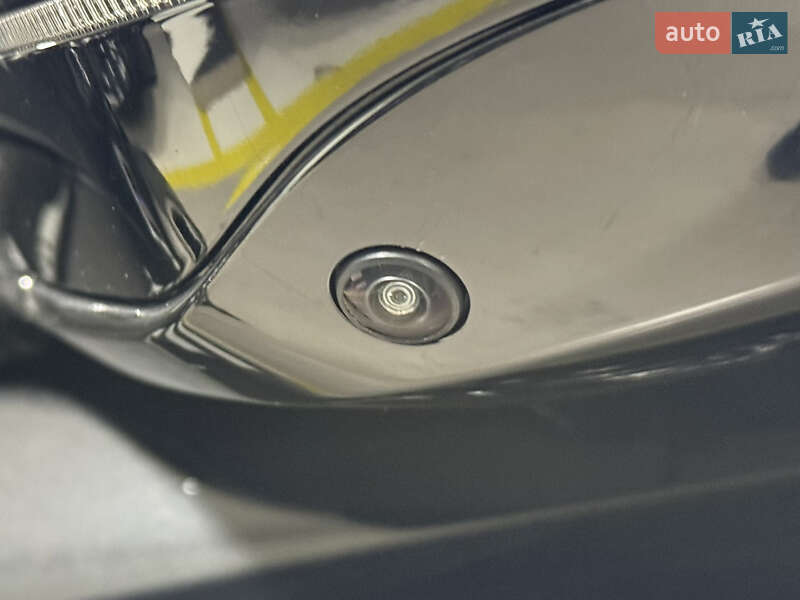 Седан BMW i7 2023 в Киеве