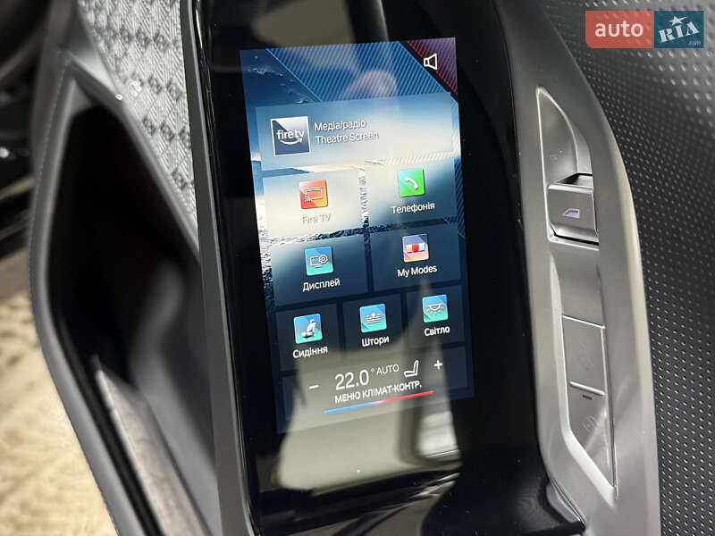 Седан BMW i7 2023 в Киеве