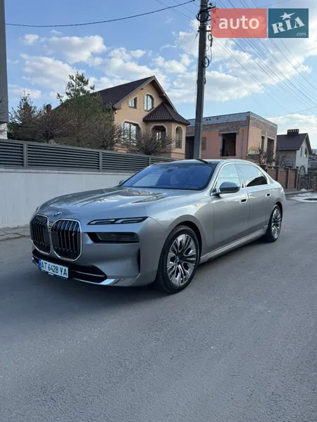 BMW i7