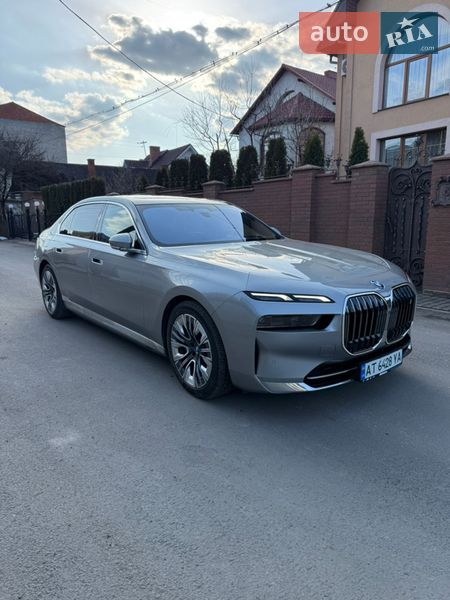 Седан BMW i7 2023 в Ивано-Франковске
