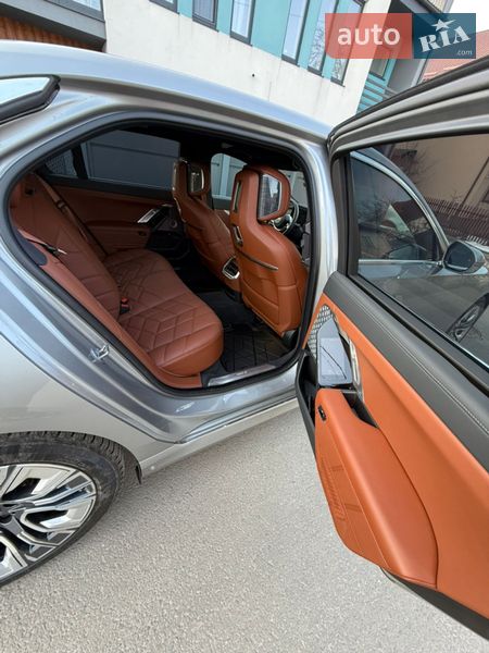 Седан BMW i7 2023 в Ивано-Франковске