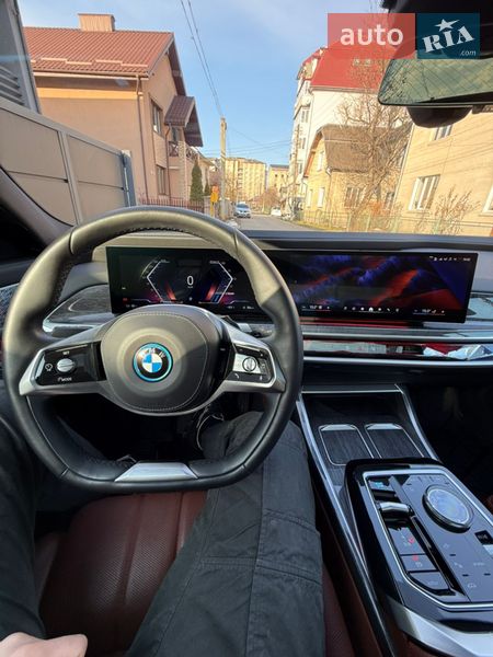 Седан BMW i7 2023 в Ивано-Франковске