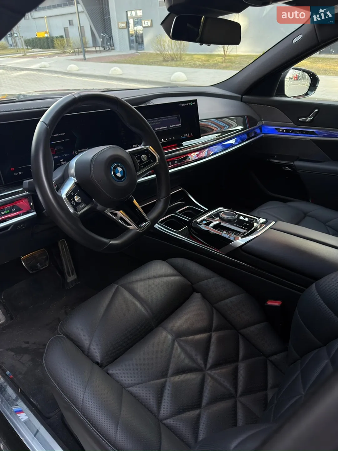2023 BMW i7 - мініатюра 32