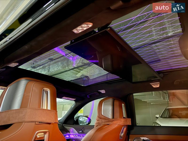 Седан BMW i7 2024 в Киеве