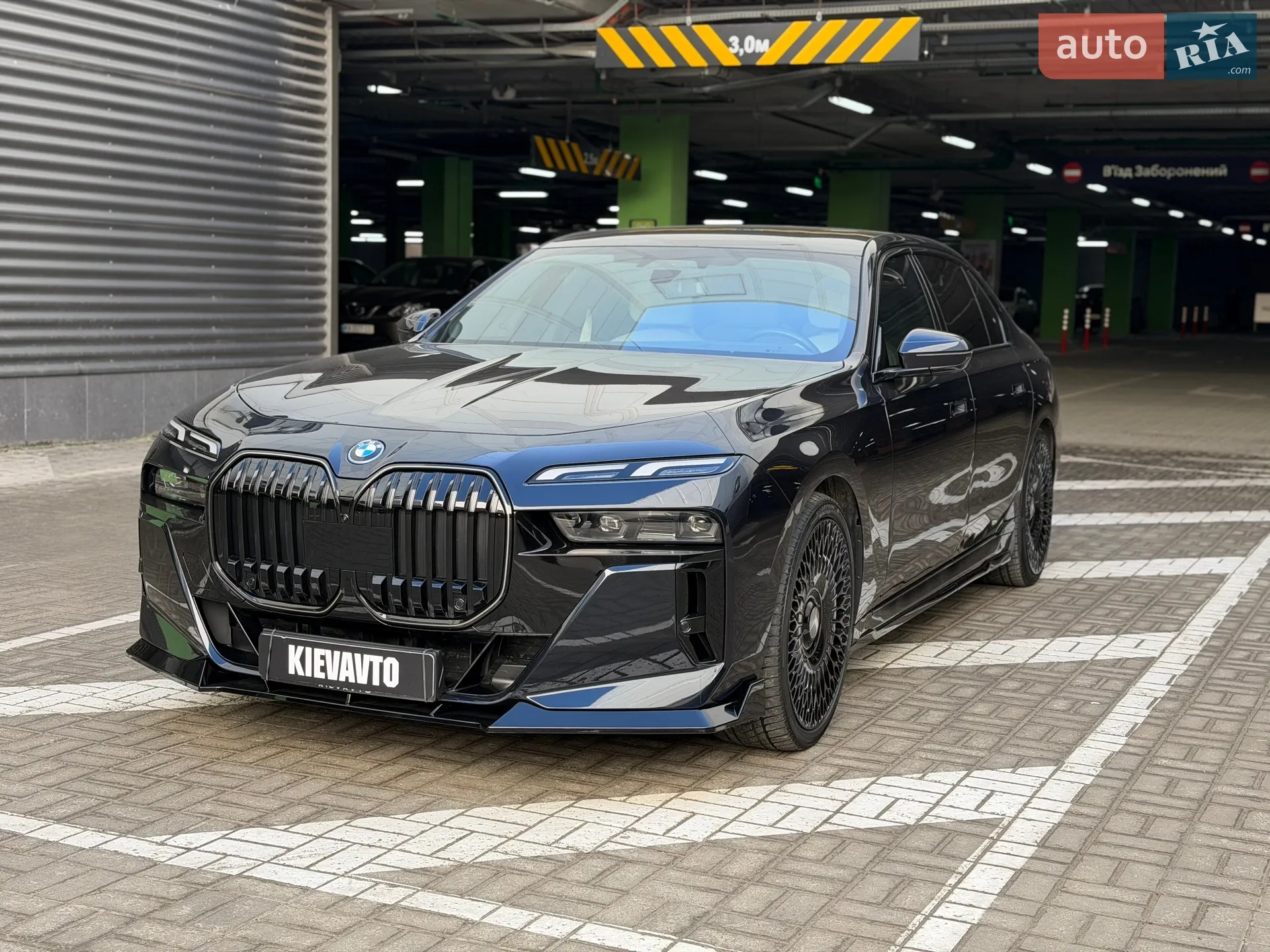 BMW i7 2023
