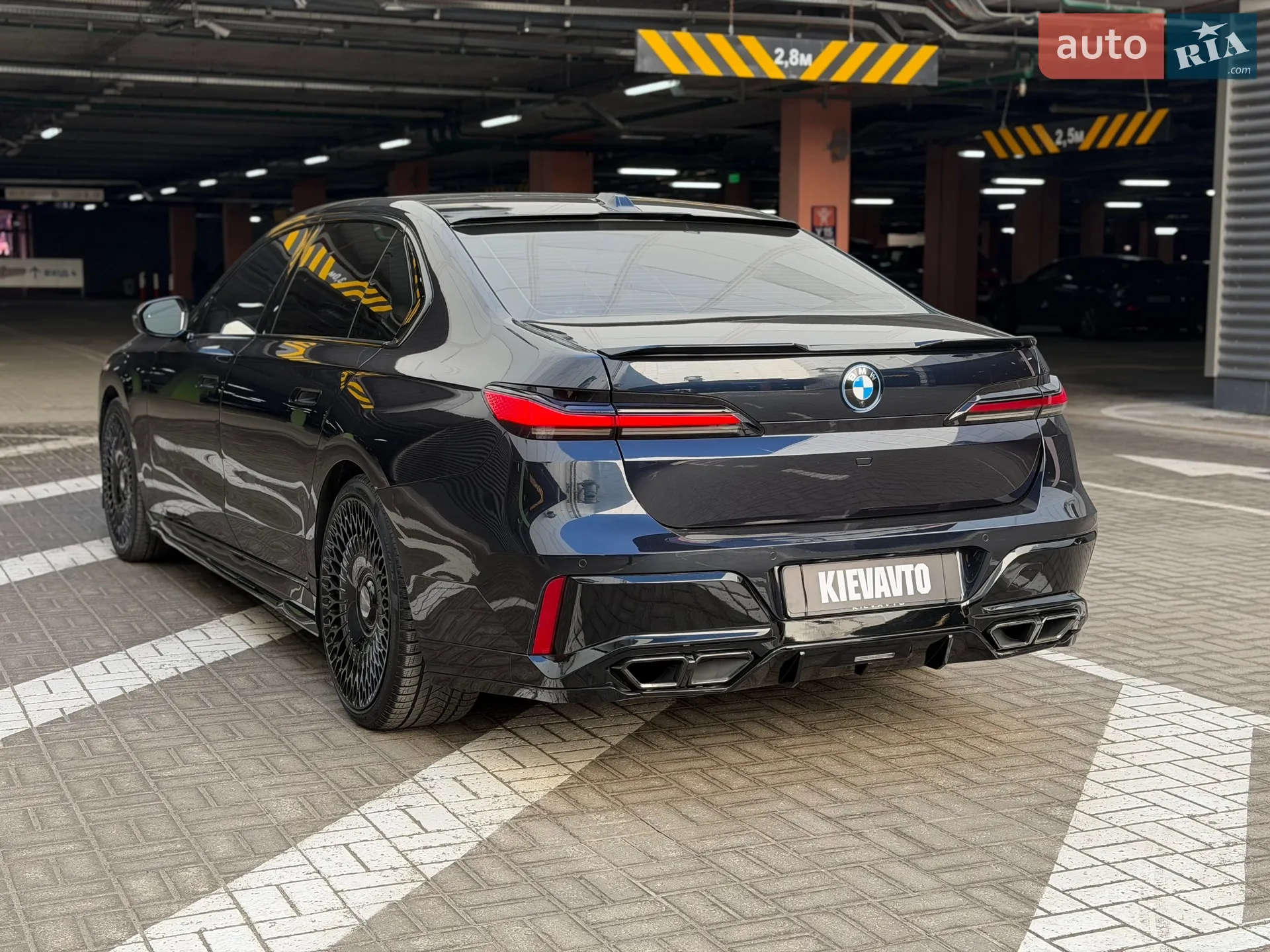 2023 BMW i7 - мініатюра 5