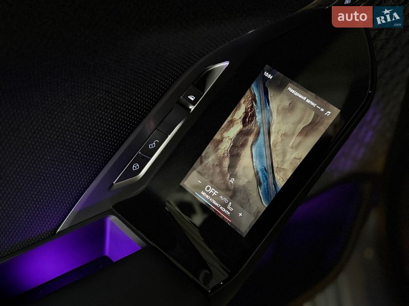 Седан BMW i7 2022 в Киеве