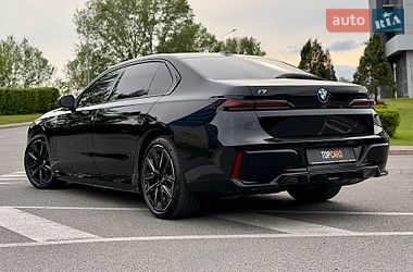 Седан BMW i7 2023 в Києві