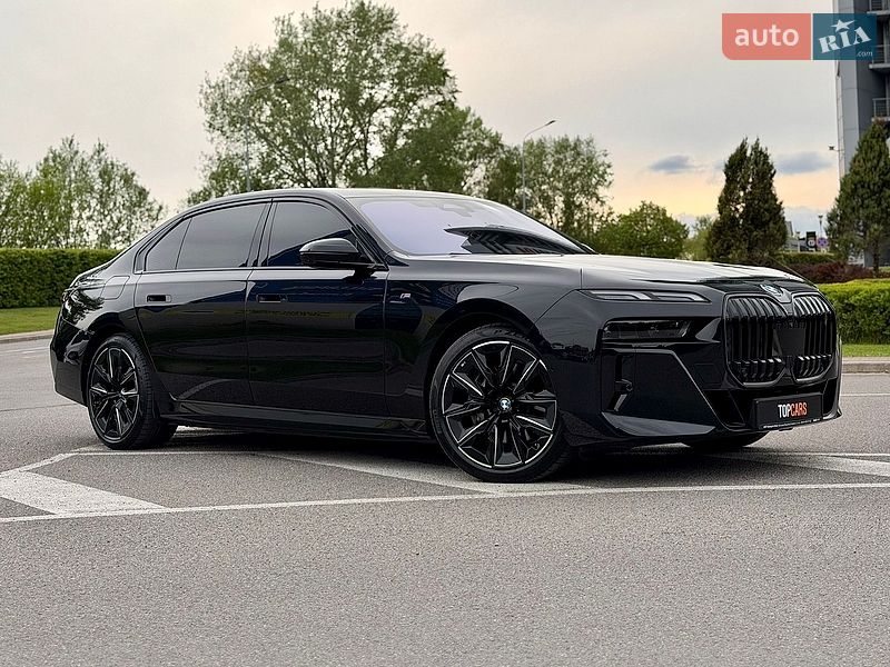 Седан BMW i7 2023 в Києві