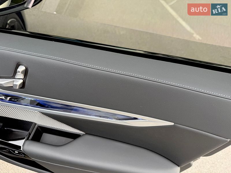 Седан BMW i7 2023 в Києві
