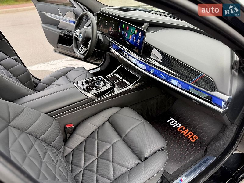 Седан BMW i7 2023 в Києві