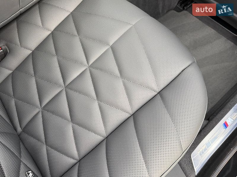 Седан BMW i7 2023 в Києві