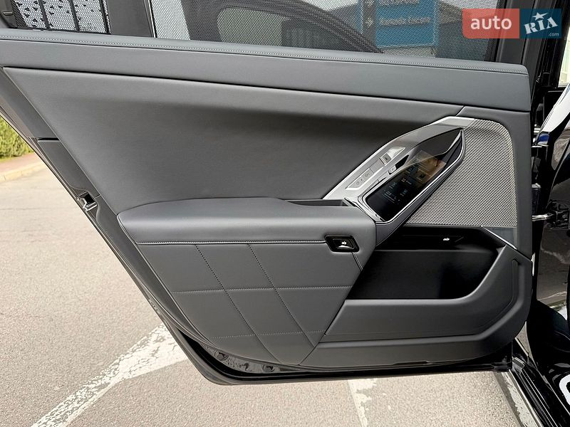 Седан BMW i7 2023 в Києві