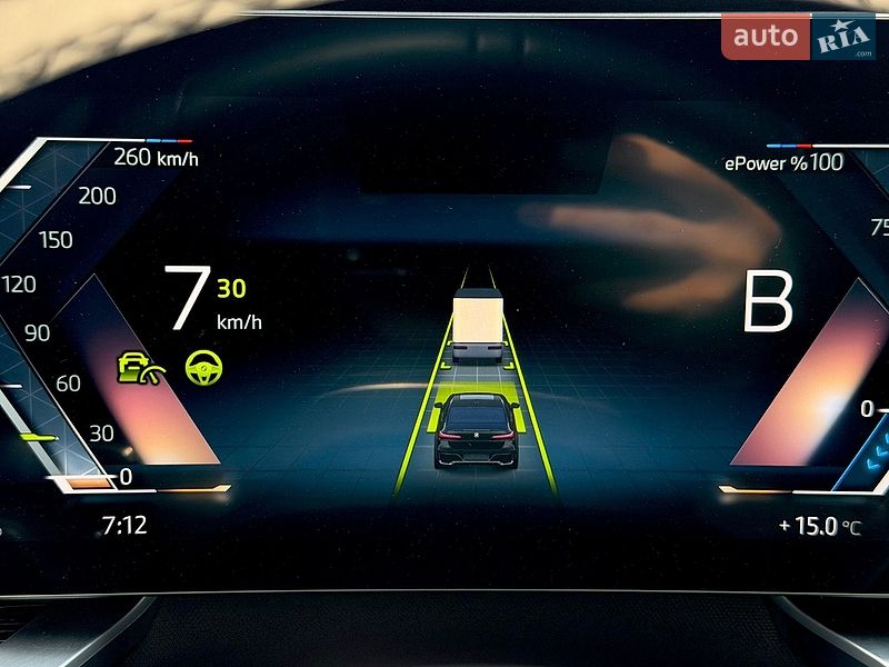 Седан BMW i7 2023 в Києві