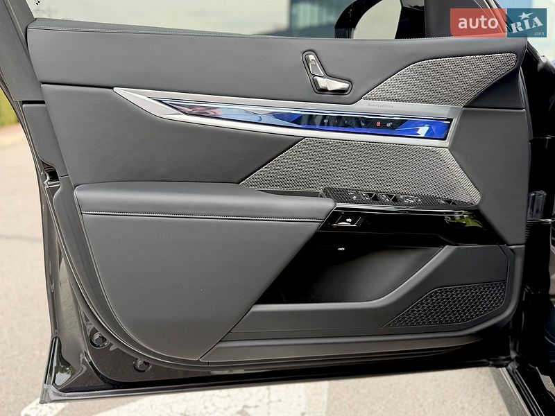 Седан BMW i7 2023 в Києві