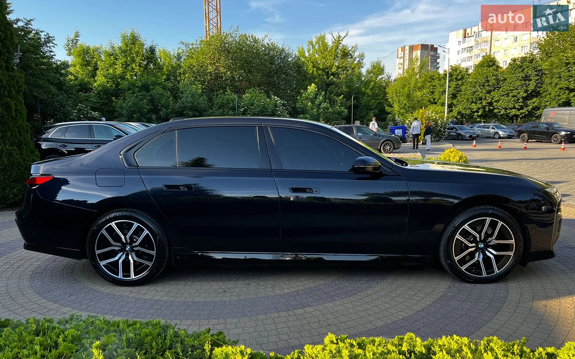 2023 BMW i7 - мініатюра 8