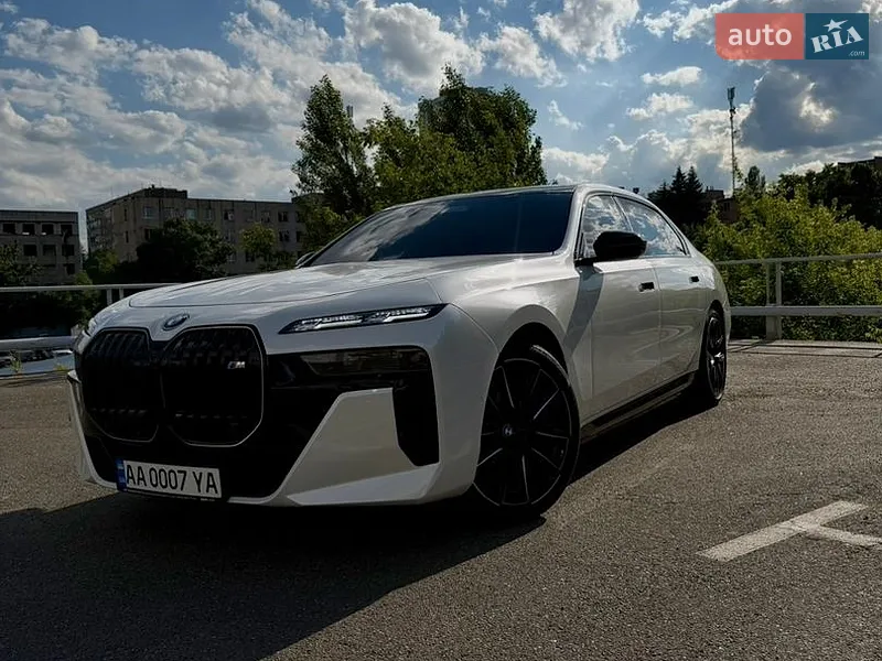 BMW i7