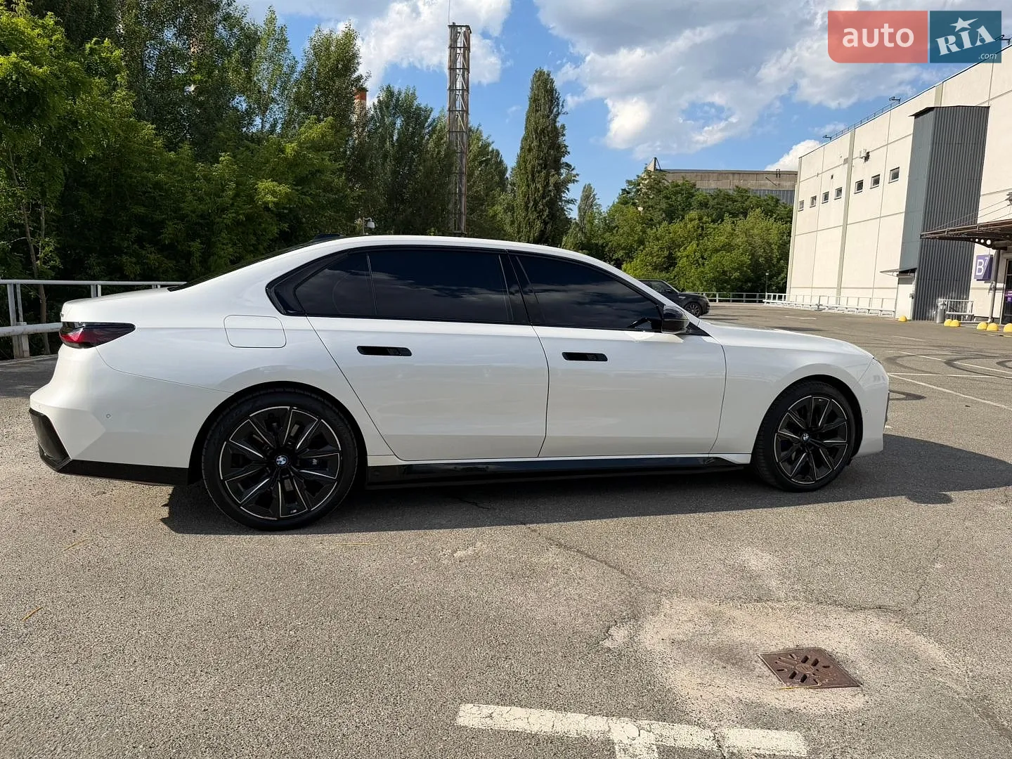 2022 BMW i7 - мініатюра 3