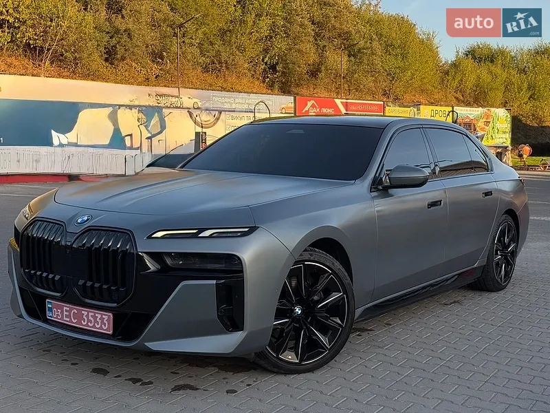 BMW i7