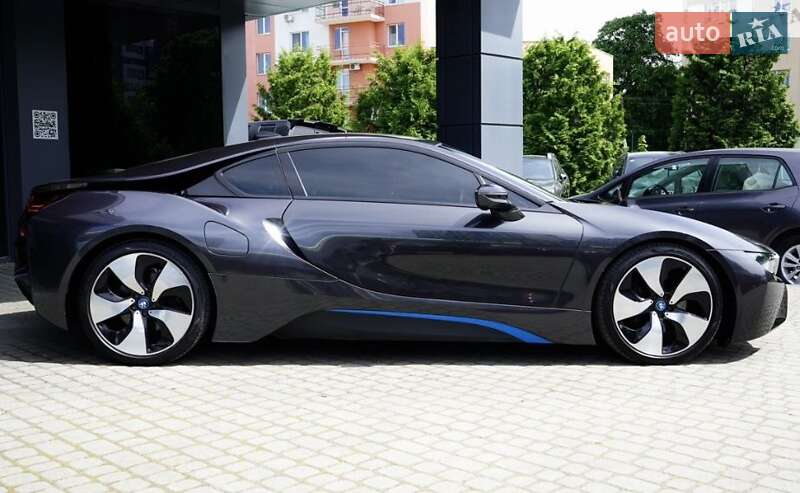 Купе BMW i8 2016 в Буковеле