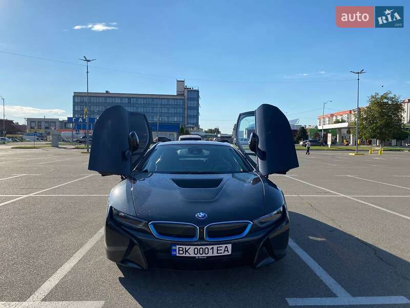 Купе BMW i8 2016 в Буковеле