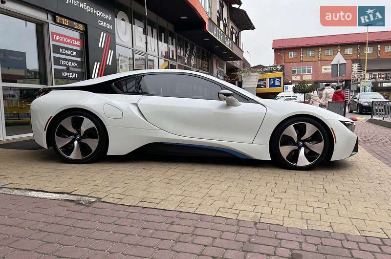 Купе BMW i8 2014 в Львове