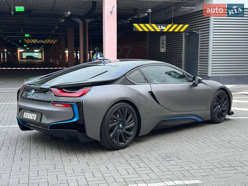 Купе BMW i8 2015 в Киеве