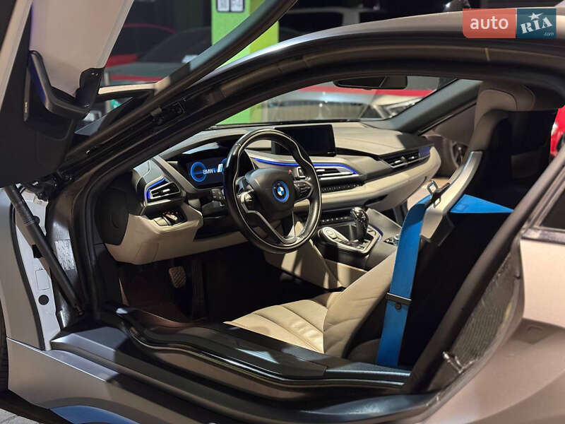 Купе BMW i8 2015 в Киеве