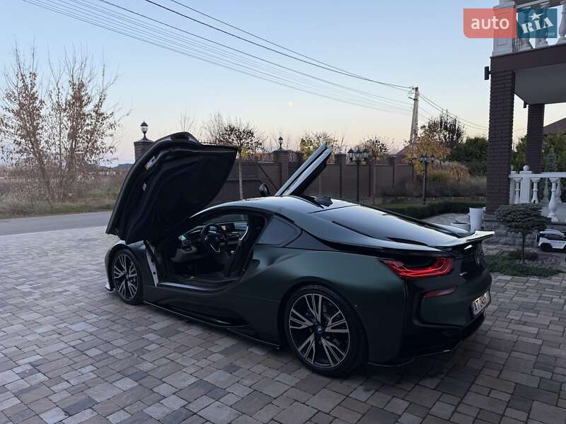 Купе BMW i8 2016 в Киеве фото 43 Купе BMW i8 2016 в Киеве